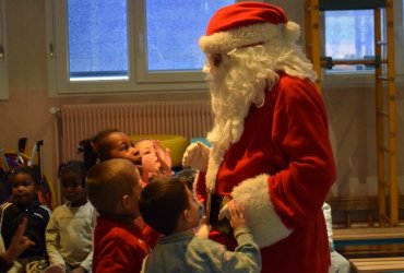 PÈRE NOËL DANS LES ÉCOLES ET ACCUEILS DE LOISIRS